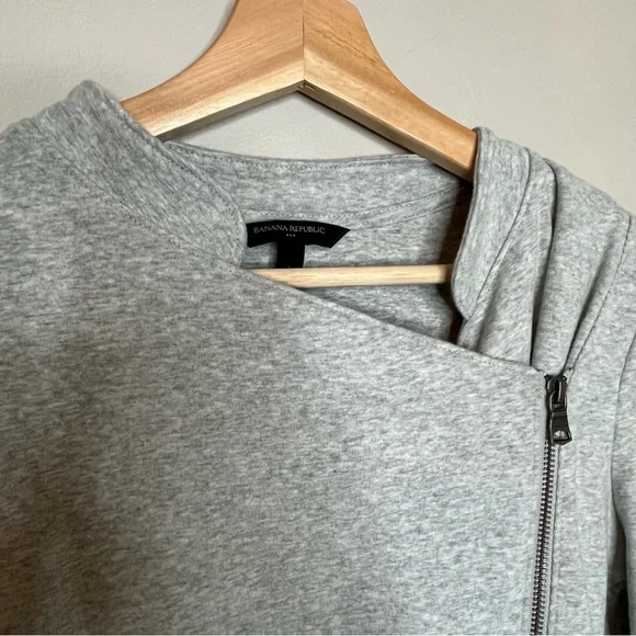 Banana Republic Asymmetrical Grey Long Sleeve Zip Fleece Jacket Size Large - Picture 2 of 8